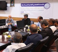 نشست راهیابی به مضامین متعالی شعر آیینی در انجمن شعر رضوی